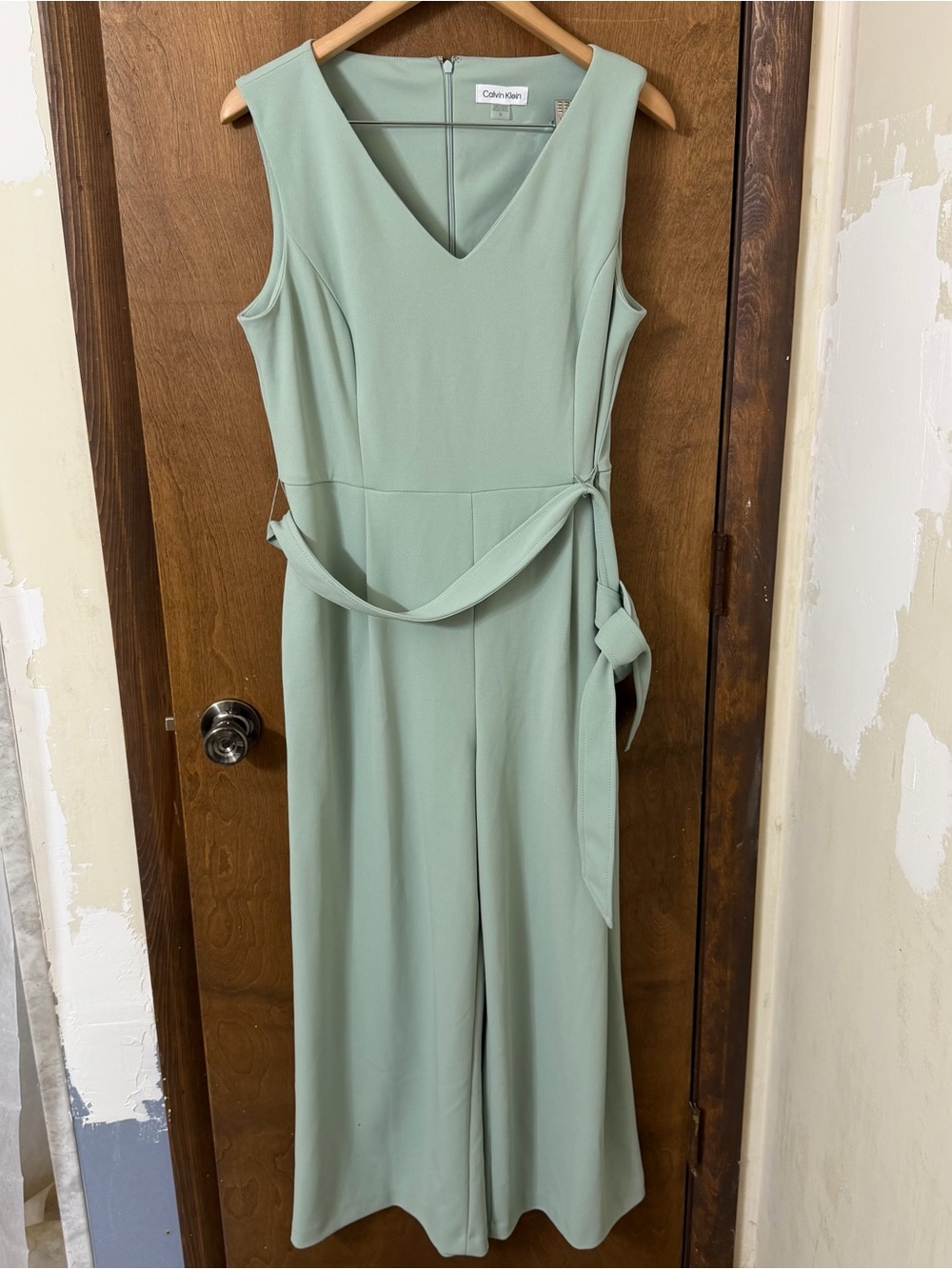 Calvin Klein Women’s 12 Pale Mint Green Sleeveless Belted V-Neck Jumpsuit